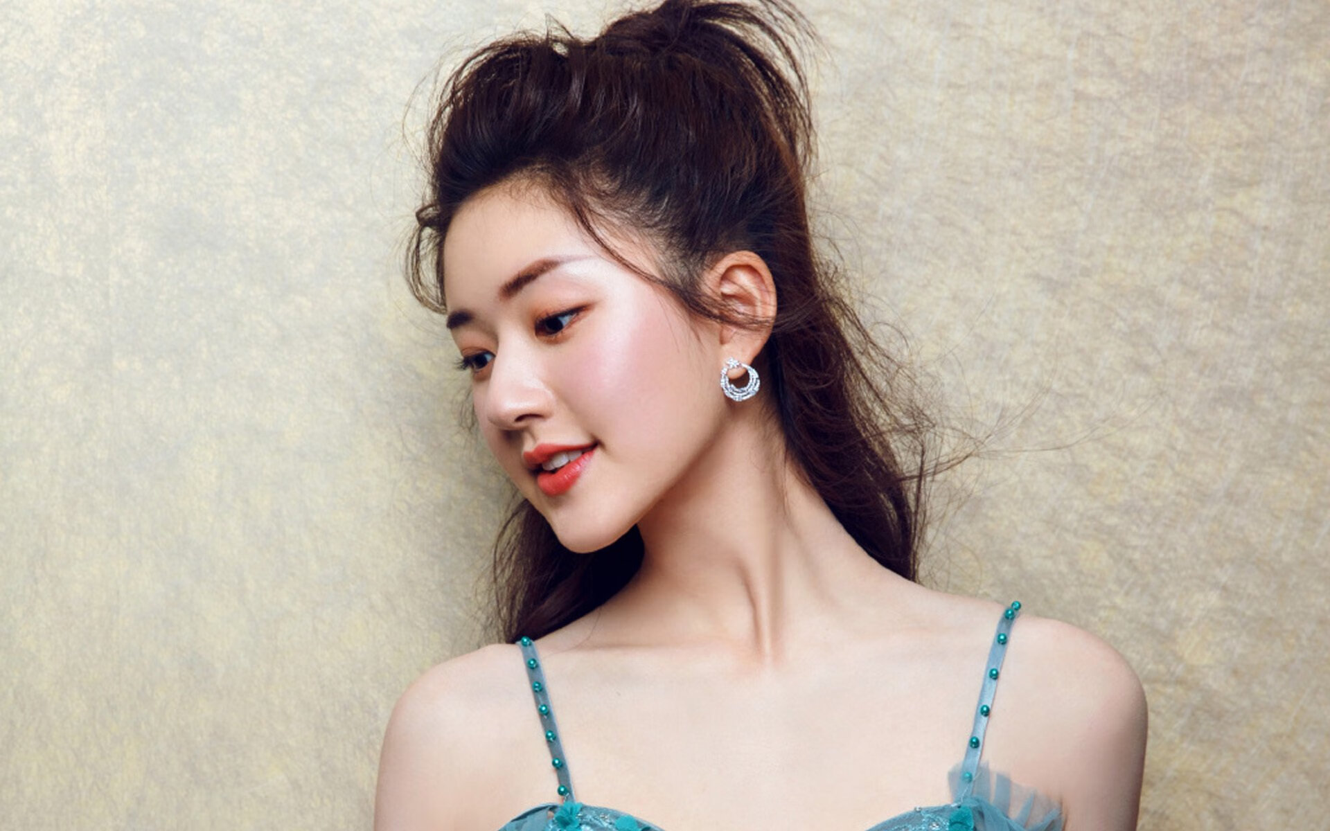 -_女子足球世界杯：热血青春点燃赛场激情_，女子世界足球锦标赛
